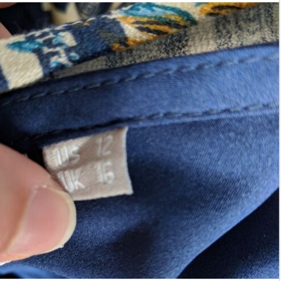 Eshakti Sleeveless Floral Dress Front Pockets - Picture 6 of 6